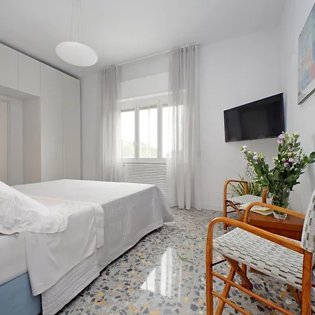 On O 招待所 罗马